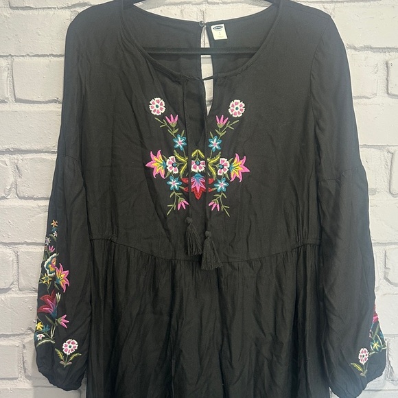 NEW Old Navy Black Dress with Floral Embroidery size S - Picture 3 of 7